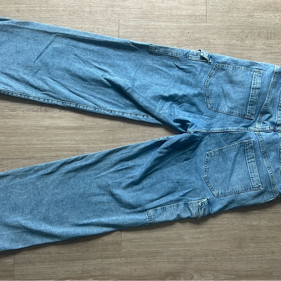 GAP Mid Rise '90s Loose Cargo Jeans - Picture 3 of 4